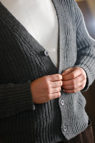 Pamuklu Kalın Örgü V Yaka Triko Hırka