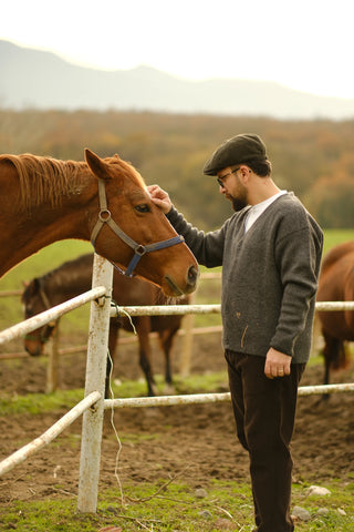 Pamuklu Kalın Örgü V Yaka Triko Hırka