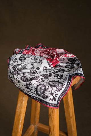 İpek Görünümlü Saten Fular Bandana | 60x60 - Ekru Şal Deseni